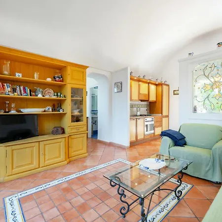 Nella Curva Della Funicolare, 卡普里