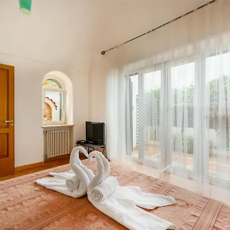 Nella Curva Della Funicolare, 公寓 卡普里