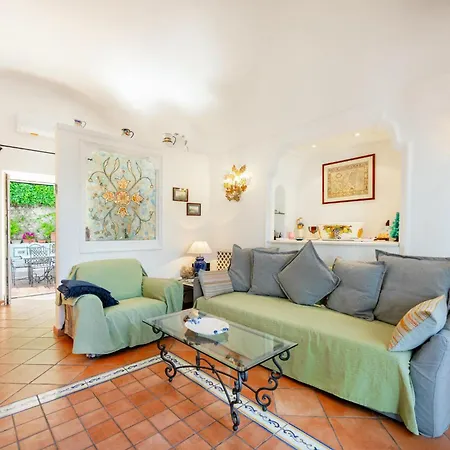 Nella Curva Della Funicolare, 卡普里