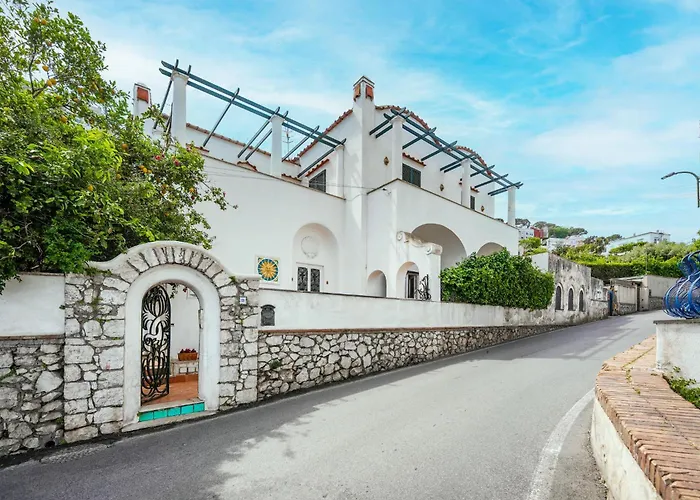 Nella Curva Della Funicolare, Apartament *