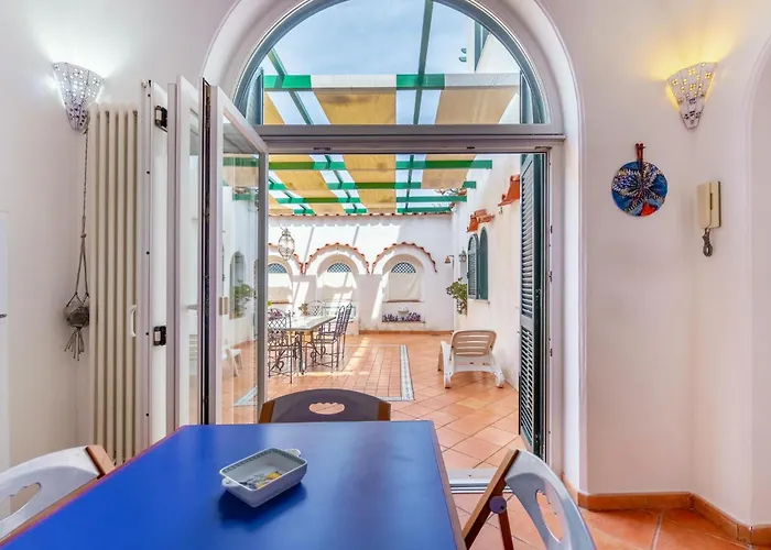 Nella Curva Della Funicolare, Apartament *