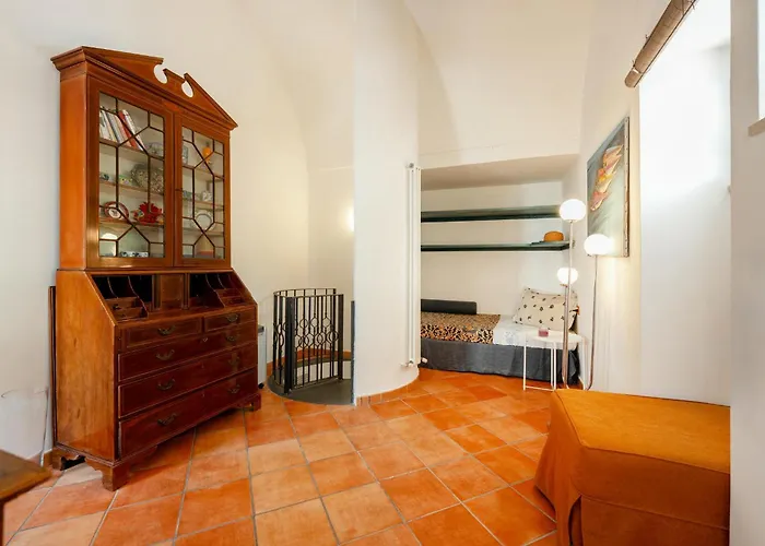 Nella Curva Della Funicolare, * Capri