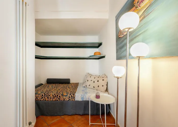 Nella Curva Della Funicolare, Apartament *