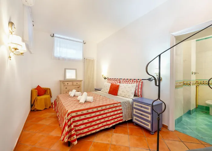 Nella Curva Della Funicolare, * Capri