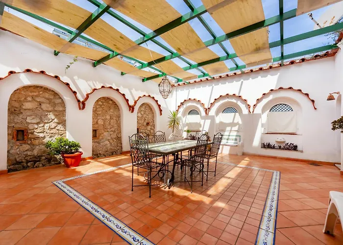 Nella Curva Della Funicolare, Apartament *