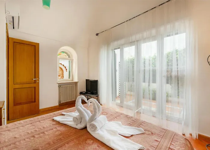 Nella Curva Della Funicolare, Apartament Capri